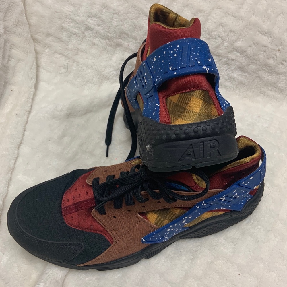 Running shoes